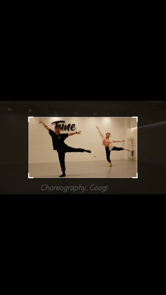 #jazz#jazzdance
기본기의 부족함과 세세하게 신경쓰며 해야할것들이 정말 많다는걸 매 시간 깨닫게 해주시는  렬쌤수업👀💦

어느 순간부터 내 춤을 보면 단점밖에 보이지않아 모니터링하면서 한숨만 백번 쉬게되는거같지만 그래도 정신 바짝 차리고 계속 나아가야지🐥 
_

Choreography. @cooooooo_gi 🌸
Music. 10,000 hours - Dan+shay, Justin biber
Place. @tunedancecompany