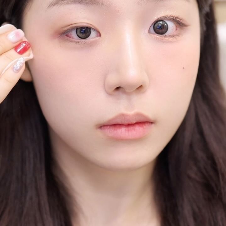 #광고 남자친구가 맨날 집 데이트만 고집하는 이유
는 쌩얼이 보고 싶어서 🤫

세안후에 더 예쁜 피부를 만들어주는
구달 라이스 밀크 팩클렌저

세라마이드와 쌀 추출물 등 보습 성분이 가득 들어가
피부에 깊은 영양감을 느낄 수 있는데요,
얇게 발라 영양팩처럼 올려두고
씻어내면 뽀오얀 피부 완성! 
(*원료적 특성에 한함)

저 진짜 심한 건성인데
요 클렌저 사용하면 건조함이
훨~씬 덜 느껴질정도로 촉촉하더라구요
쓰면 쓸수록 피부가 좋아지는 느낌,,,><
(*개인차 있음)

세안 후 당김때문에 불편하셨던분들은
지금 뷰티 컬리에서 1+1 듀오기획이
24% 할인한 14,500원으로 만나볼 수 있다고 하니까
사용해보시면 좋을 것 같아요!!

#구달 #비건라이스팩클렌저 #컬리추천템