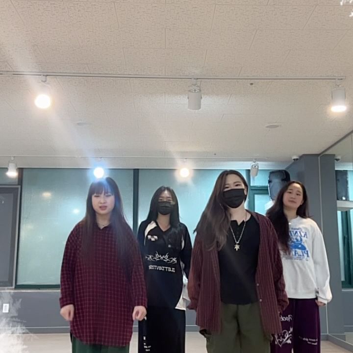 내 입시 금쪽이들과🫶🏻

(@kellyclarkson )

#christmas #christmastree #kellyclarkson #underneaththetree #reels #dance #cover