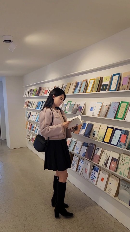 카이막 좋아하는 사람?🙋🏻‍♀️🍯
대구 범어동에 새로 생긴 <낙타커피>
튀르키예식 샌드커피 처음 마셔봤는데 넘 맛있자나요? ㅎㅎ
카이막은 말해모해 🥰🥰🥰

정호승문학관과 같은 건물이라, 
복합문화공간처럼 운영되고 있어요 : )
구경도 하고! 시집도 읽고! 커피도 마셔주면 완벽쓰 👍🏻

📍범어동 낙타커피 🐫 @daegu.nakta.coffee
매일 10:00 🕙 - 21:00 🕘 (8시반 라스트오더)

•┈┈┈•┈┈┈•┈┈┈
#광고 #낙타커피 #범어동카페 #대구낙타커피 #대구수성구카페 #정호승문학관 #대구신상카페 #대구카이막 #대구샌드커피