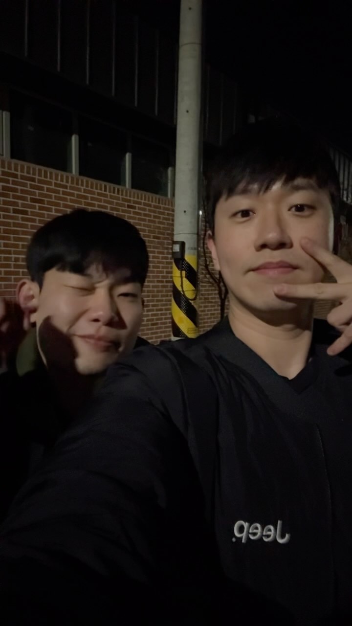 막차는 아닌듯? 🤔 #위글위글