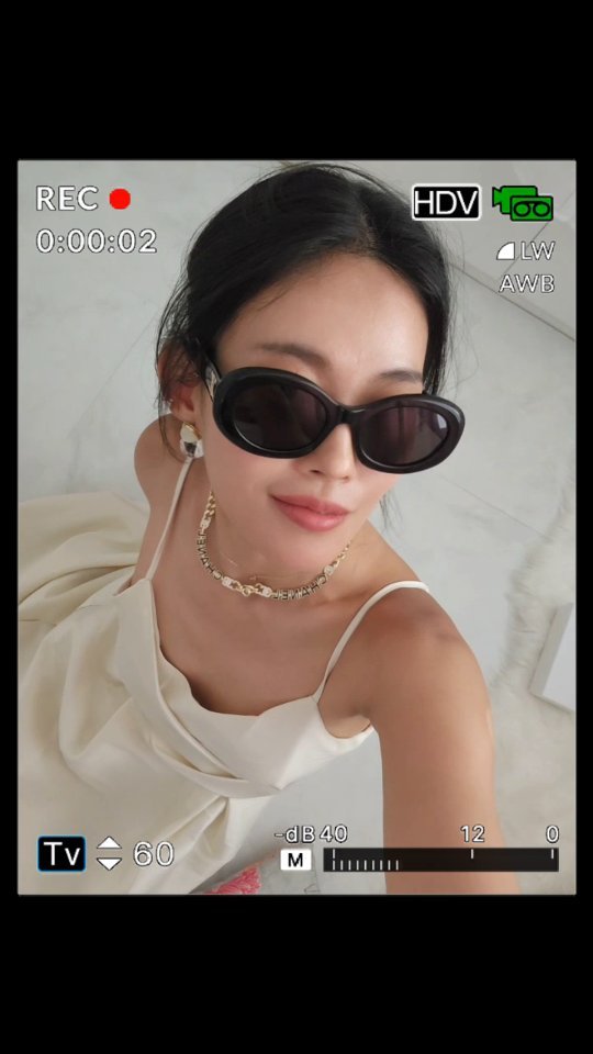 🩷🩷🩷🩷

Happy birthday dress
Which one is best?
#happybirthday#birthday#dress#fashionstyle#fashiondaily#fashionblogger#ootd#dresses#celine#chanel#패션#드레스#생일드레스#셀린#샤넬#딘트#소통#맞팔