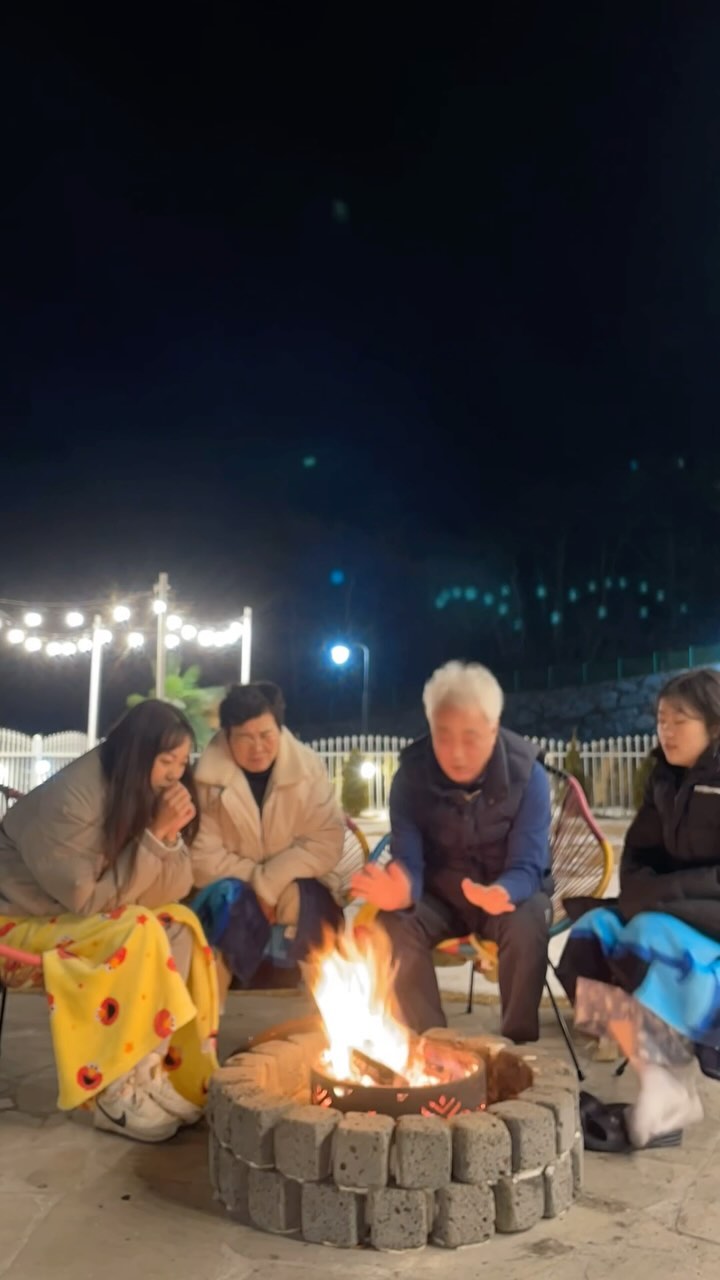 #2023
나의 2023년 기록

여행도 다니고
특히 가족여행을 많이🫧
수술도 하고 콘서트도 가고
이벤트로 가득했던 
나의 2023
나의 34살의 기록

#goodbye2023
#happynewyear