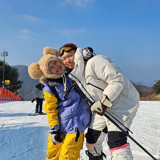 2023년 바이루  우리의 27살도 바,,,,이루 🫡
2024년도 잘 부탁 드립니당🫶🫡❤️