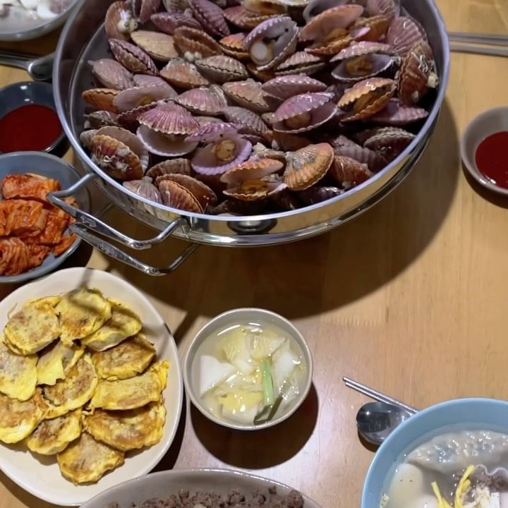 해피 뉴이어 모두 2024년엔 더 행복하세요!! 
ハッピーニューイヤー🎊あけおめ✨