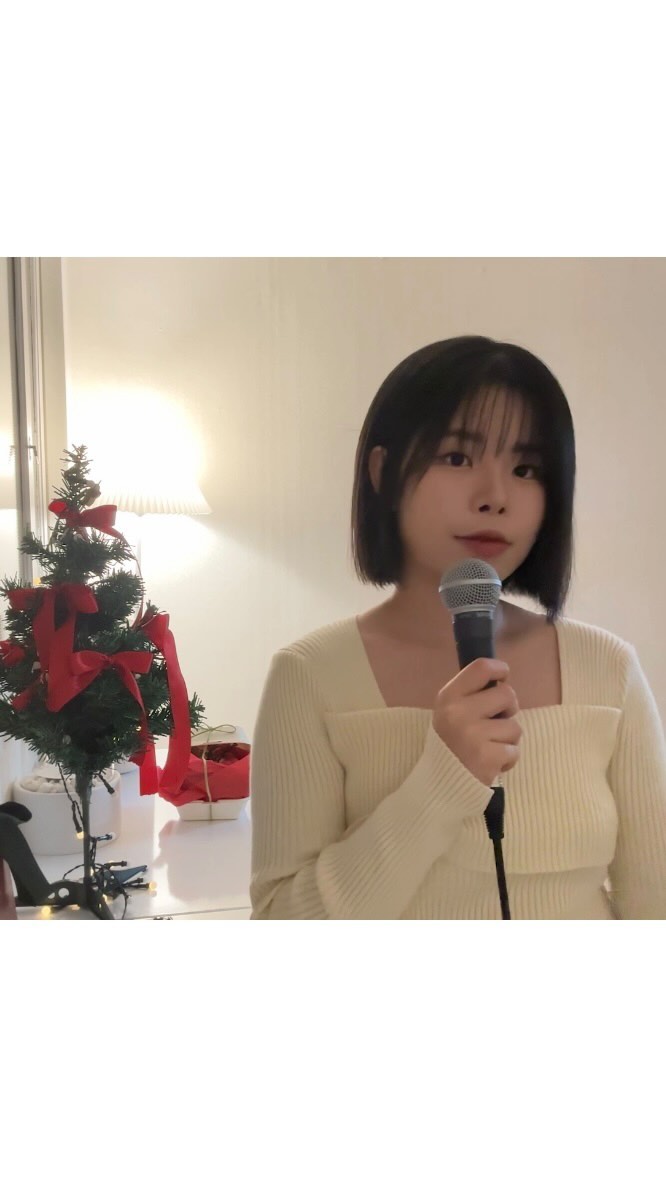 Merry Christmas 🎄🎅🏻
내가 원하는 건 너 뿐… 어쩌구…🫶🏻