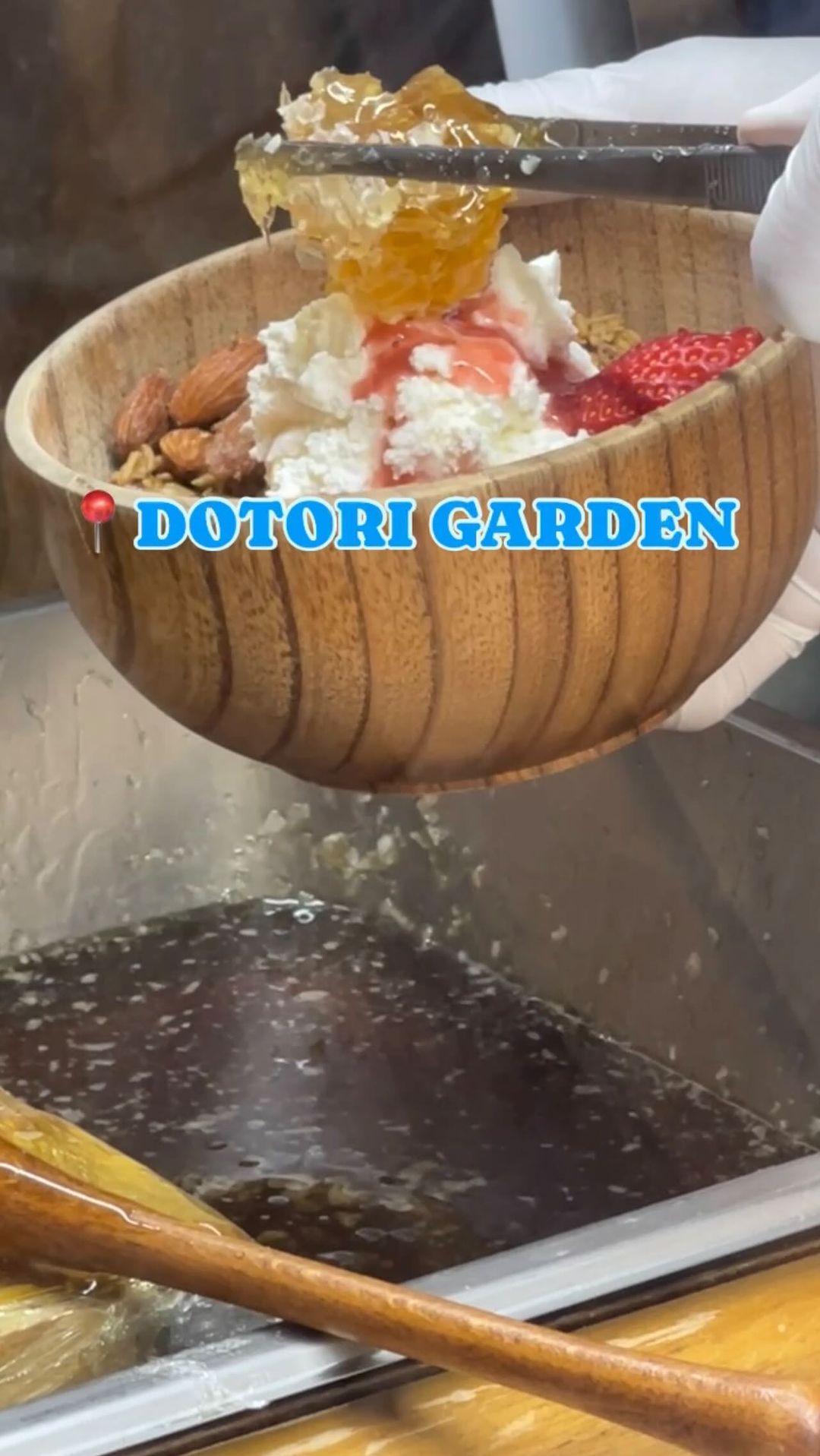 📍DOTORI GARDEN 
Live greek yogurt 🍯 
그릭요거트 퍼포 또 보고 싶음 ✨
#안국역 #도토리가든 #그릭요거트