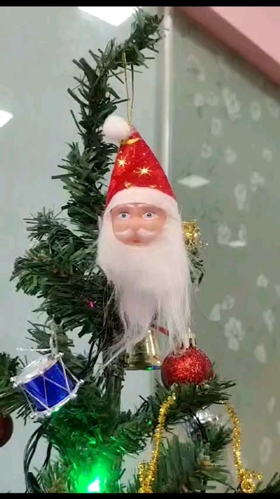 Happy Christmas 🎄✨🎅
.
#aurabeautique 
.
.
#christmas #christmastree #christmasdecor #christmastime #love #festival #new #happy #music #people #likesforlike #like #instagram #instareels #instalove #chennai #newyork #good #friendship #reels #reelsinstagram