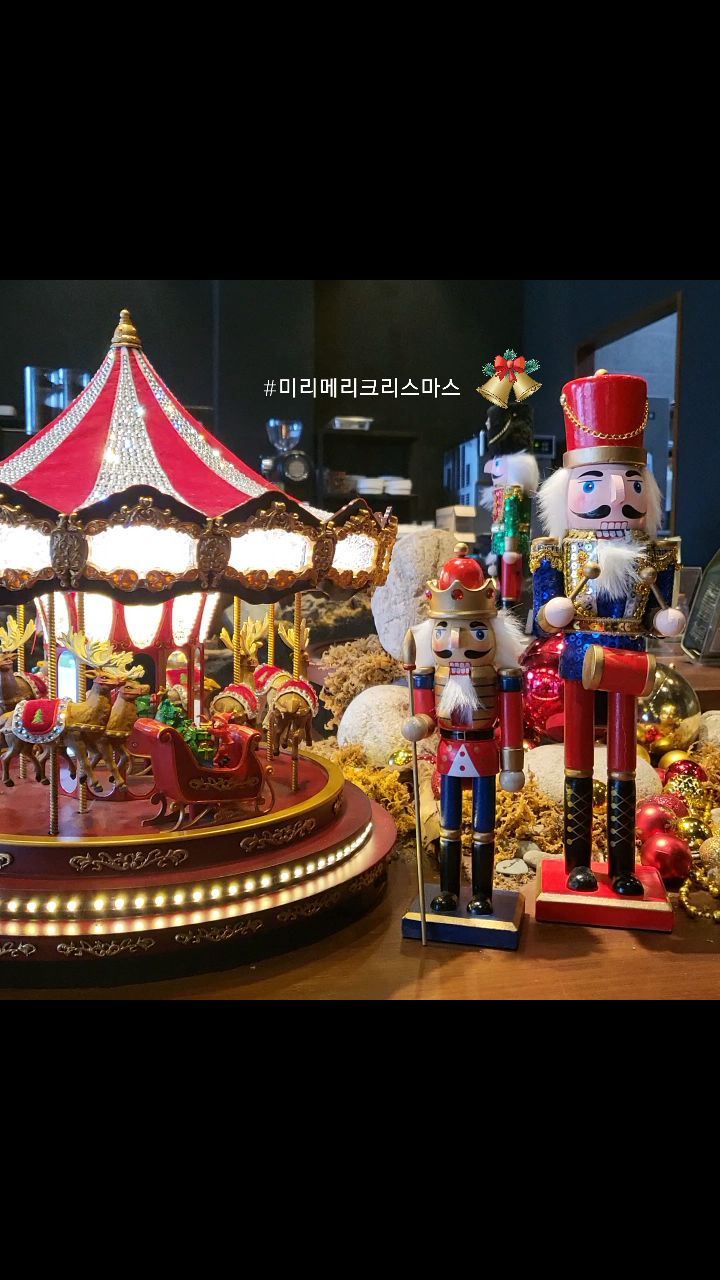 #메리크리스마스🎄 

크리스마스 가득 화곡 어느카페..♡