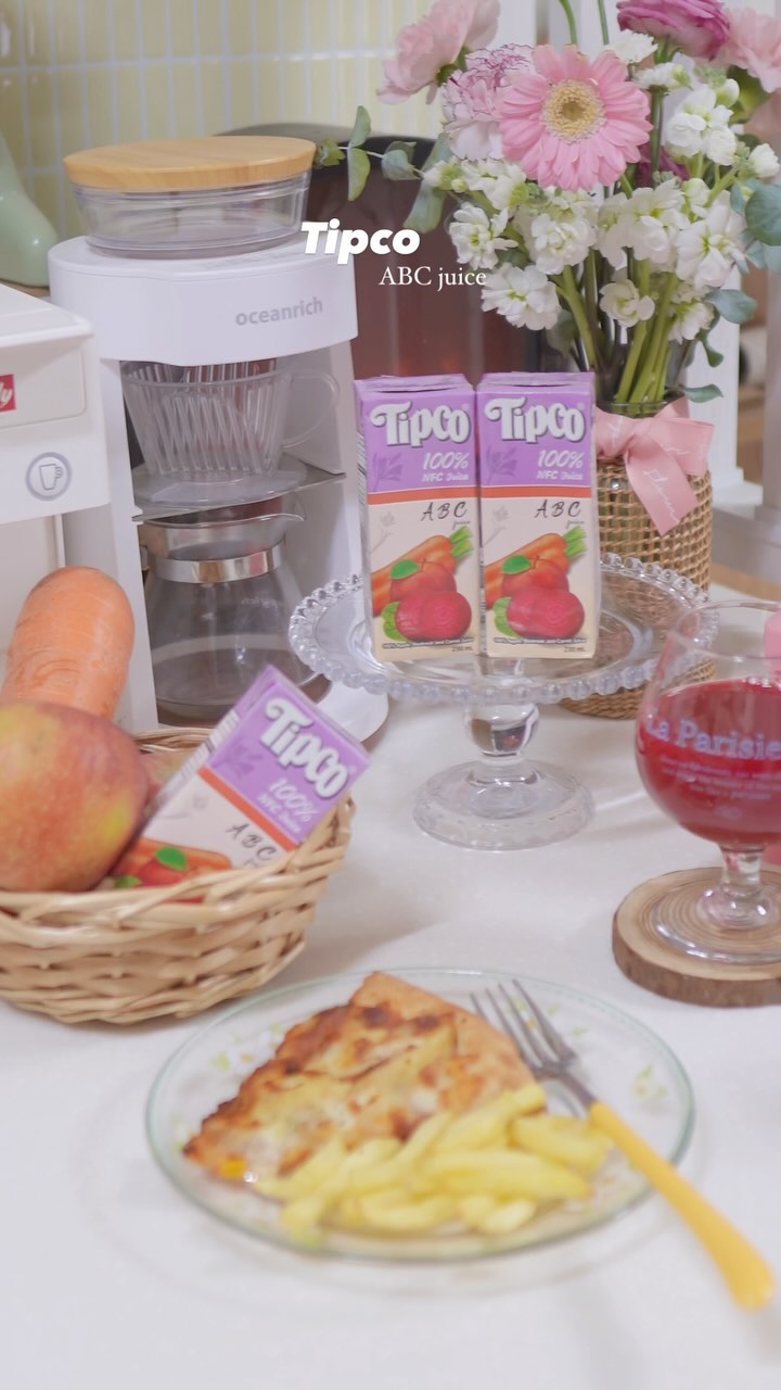 #제품제공

맛있는 ABC juice는 아마 팁코뿐일 듯 👍
사과, 비트, 당근 100% 착즙주스라
건강주스로 딱 이라죠🧃

이제 아이들 겨울방학이니까
간식으로 쟁여둬야지 암암! 💗💗💗

 

#건강주스 #팁코 #팁코주스 #팁코abc #주스 
#ABC주스 #tipco #tipcojuice #채소주스
#프리미엄주스 #해독주스 #클린주스
#방학 #겨울방학 #어린이주스 #아이간식
#어린이간식 #nfc주스 #착즙주스 #아이간식추천