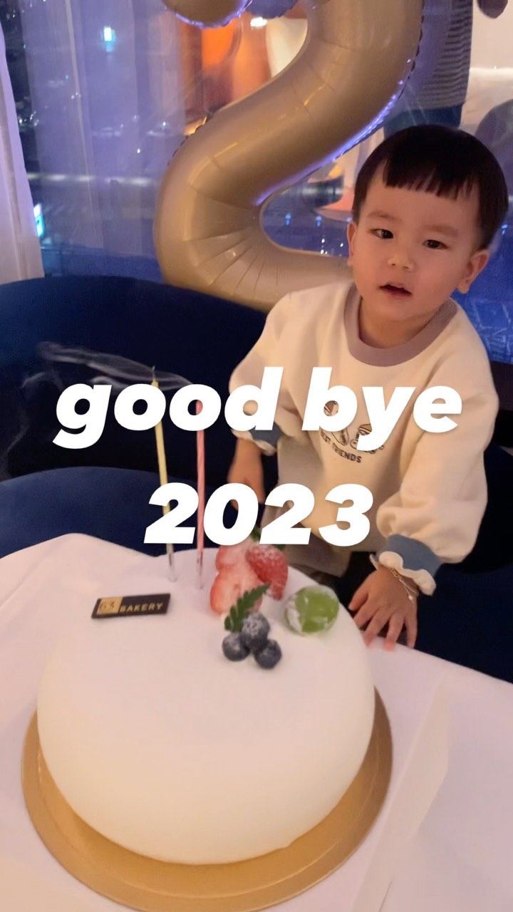 bye 2023.
hello 2024. 

24년에도 우리 좋은 추억 많이 만들자💛
가보자고 2024🎉