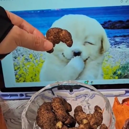 #광고 #농심 #빵주장초코빵
초코초코한 심상치 않은 비주얼
농심에서 빵부장 초코빵이 출시됐어요!

초코 크로아상 좋아하는 빵순이,빵돌이들
무조건 먹어보세요 🔥

코코아파우더 5.1% 들어있어서 깊고 진한 초코맛 제대로 나고🍫
당충전하고 크로아상 눈웃음납니다😊

빵부장 소금빵 1탄 다음으로
기대 져버리지않는 빵부장 초코빵!

보이면 무조건 쟁이기 💓

#초코크로아상 #크로아상 #과자 #과자추천 #신상과자 #초코빵 #당충전 #간식 #간식스타그램 #빵덕후 #빵순이 #빵돌이 #nongshim