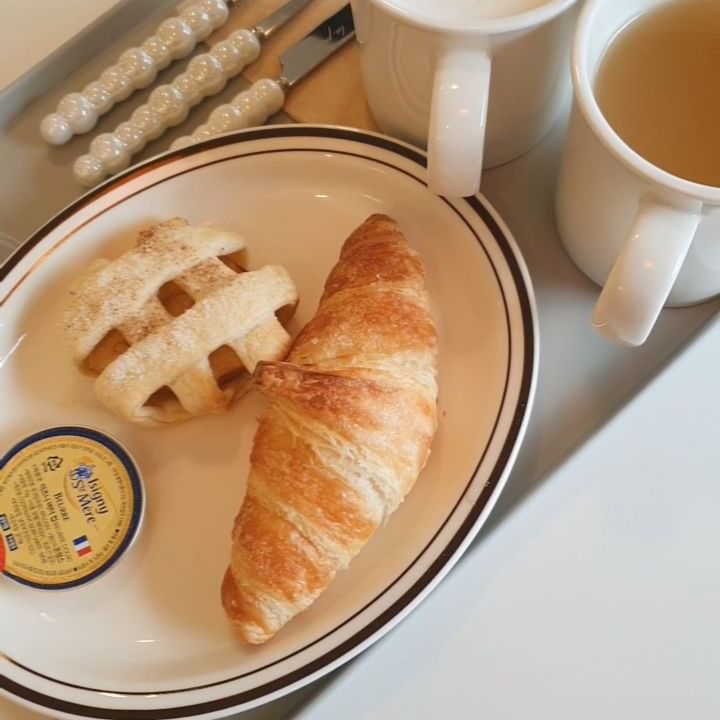 #협찬
빵까지 맛있는
카페 마요 ☕

좋은 원두를 사용해 
더 기분 좋은 커피를
즐길 수 있는 곳 ❤

시그니처 메뉴 ⭐
얼그레이 아인슈페너
브라우니

식사 대용 메뉴 추천⭐
토스트

근처 미술관과 협업해
매장 내 전시회도 연다고 해요🌿

분위기도 편안해서
사람들이 많이 오시더라구요

특별한 커피가 당긴다면
카페마요로 출발 🥞☕

#수원카페 #수원맛집 #조원동카페
#수원신상카페 #신상카페 #아인슈페너 
#디저트맛집 #커피맛집 #브라우니 #카페마요