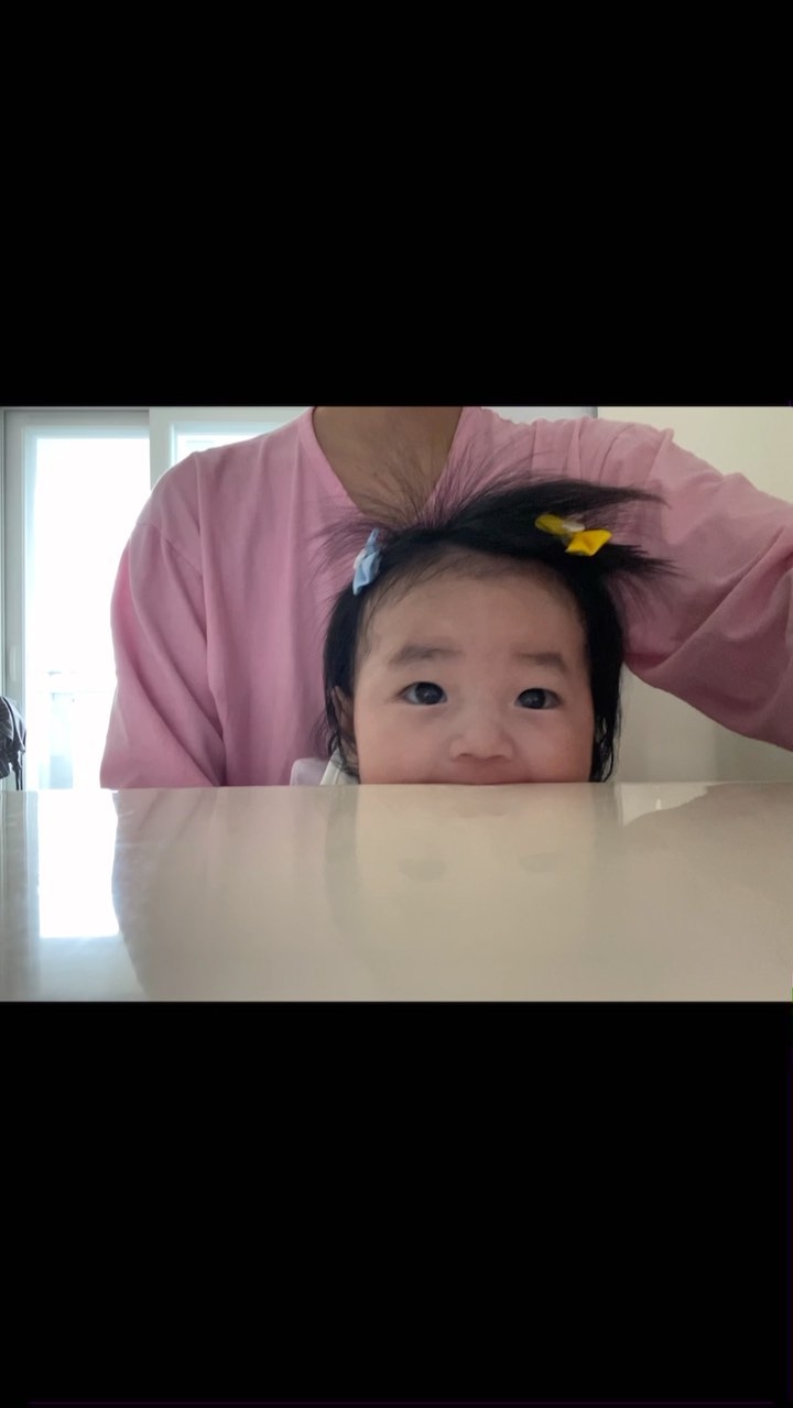 식탁 냠냠~😜
.
.
.
#아기릴스 #babygirl #육아기록 #좋