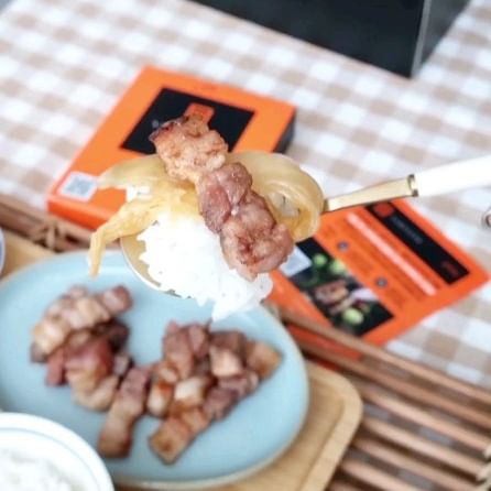 #협찬

집에서도 맛있는 삼겹살 먹고 싶은데
전신에 튀는 기름과 연기 감당 안된다면
당신은 삼파육이 필요한 사람!!!

전자렌지에 2분30초, 에어프라이기에 5분이면
방금 숯불구이한 풍미의 겉바속촉 삼겹살을 먹을 수 있다고요!!!
출출할때 언제든지 가볍게 꺼내서
맛있게 먹는 삼파육 삼겹살♡

지금 삼파육 자사몰에 가입해서 주문하면
1+1해택과 여러가지 쿠폰.적립금이벤트 등
해택이 많으니 꼭 자사몰에 가서 회원가입 하세요~

👇구입은 요기서👇
https://sampayuk.com/21/?idx=

#삼겹살 #삼파육 #세라미트 #밀키트 #간편 #전자렌지 #야식 #술안주 #밥반찬 #에어프라이기 #먹방 #수험생간식