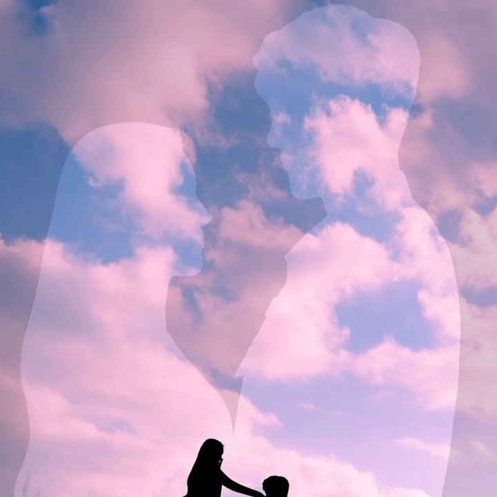 우리가 입대 이틀 전에 만나 군생활 549일을 함께 보낸 뒤
꽃신을 신을 수 있었던 이유💗

1. 4개월에 한 번씩 밖에 못만나 누구보다 애틋..했을걸요..?
 (Gop라 외출,외박,면회X, 휴가 텀 4개월 고정)

2. 둘 다 시간 흘러가는 줄 모르고 바쁘게 살아감
 (성훈이 군대 보내고 자격증 시험만 5개..결과는 전부 합격✨)

3. 각자 하고싶은대로 살았음..
 (친구 만나고싶으면 만나고 풋살 하고싶으면 하고..뒷 일은 생각도 안 함)

4. 여자친구가 굉장히 착함ㅎㅎㅎㅎ(제일 중요!!✨)

생전 모르던 사람을 입대 이틀 전에 만나서 끝까지 기다린 건 아니고 같은 고등학교 2년동안 같은 반이었고 알고 지낸지 2-3년정도 됐었지만 학교에서만 서로 말을 주고 받고 사적인 연락은 주고받지 않았던 그냥 평범한 사이었다. 

그러다 21살에 우연히 연락이 닿게 되었고 그 뒤로 얼굴보며 지내다가 발전된 사이🫧

입대 이틀 전에 만남을 시작했다는 이유 하나로 초반에 주변 사람들한테 손가락질도 많이 받았고 ‘랜선 연애하는거냐’ ‘외로워서 만나냐’ ’어차피 얼마 못가서 차여, 헤어져‘ 등 선 넘는 발언들도 많이 들었지만 그랬던 사람들 보란듯 예쁘게 만나 꽃신까지🌷

22.05.16~23.11.16 전역 축하해🤍

#reels #reelsinstagram #스냅 #스냅사진 #전역스냅 #대연스냅 #곰신 #곰신군화 #꽃신 #꽃신스타그램 #전역 #전역릴스 #전역선물 #전역케이크 #좋아요반사 #릴스 #릴스타그램 #릴스챌린지 #커플릴스 #02 #08