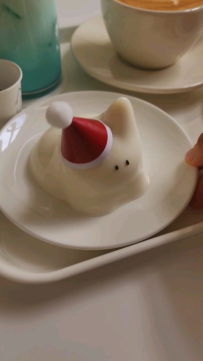 서울가는 길에 올려두기!!
너무너무 귀여운 @cafeflorida 의 토순이🐰푸딩 산타버전!
음료도 달달하고 맛있었어요
#cute #pudding #푸딩