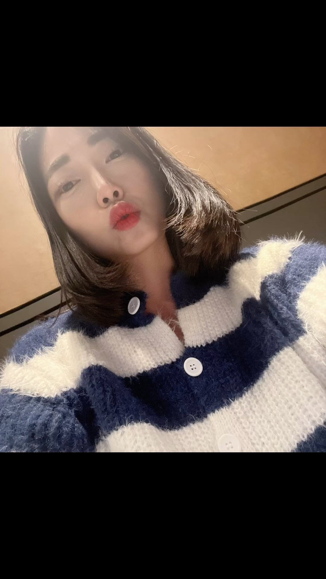 머리짜르고 처음 찍어보네
#바프 준비중 운태기에 번아웃와서 요즘 운동듀 안가고
먹고 놀고 했는데
3일만에 헬스장가서 천계 50분 타니
정신이 번쩍 드네요
땀흘리니 너무 좋은데 천계 변태 인가.....😊
번아웃 잘 극복할수 있게 해주세요..
내가 맘에 들지 않고 완성 되지 않은 몸이라도
바프는 포기 안하고 꼭 찍어볼까 해요
디엠으로 응원해주시고
전화로 응원해 주시고 좋은 말씀 주셔서
다들 너무 감사해요🥰
.
.
.
.
등산은 언제가지.. #등산 마렵다
.
.
.
#운태기 #운동하는여자 #운동기록 #헬스 #헬스장 #헬스타그램 #헬스트레이너 #헬스하는여자 #헬스하는남자 #헬린 #헬린이 #헬린이그램 #바프 #바프식단 #바프준비 #헬스소통 #운동소통 #좋아요