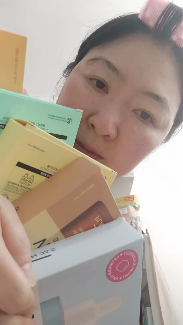 해당 콘텐츠는 경제적 대가를 제공받아 작성한 광고입니다.
매일매일 달라지는 피부 컨디션,
이젠 플랜36.5 데일리 앰플 마스크로 맞춤 케어하세요!
피부 고민에 따라 골라쓰는 5가지 비건 마스크팩✨
✔️ 프로바이오셀 – 탄력+장벽 강화
✔️ 시카트리 – 진정+손상 예방
✔️ 세라카라콜 – 수분+장벽 케어
✔️ 허니폴리스 – 윤광+주름개선
✔️ 비타밤 – 미백+생기충전
비건 인증받은 친환경 시트 사용♻️
하루 한 장, 1일1팩으로 데일리 케어 추천드립니다!
#광고 #비건시트 #1일1팩 #데일리 #진정
#윤광 #보습 #영양 #탄력 #미백 #주름개선