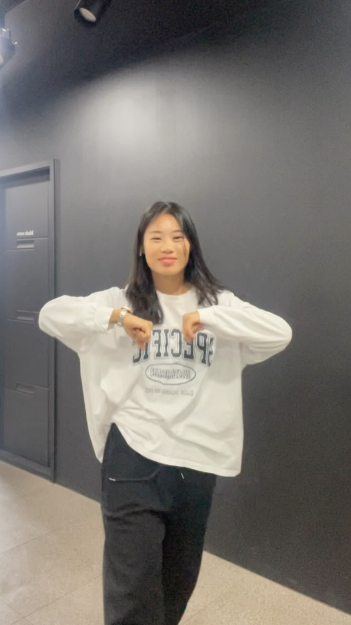 𝐋𝐢𝐤𝐞 𝐈 𝐝𝐨 ♫ 
 
릴스 오랜만!👋🏻