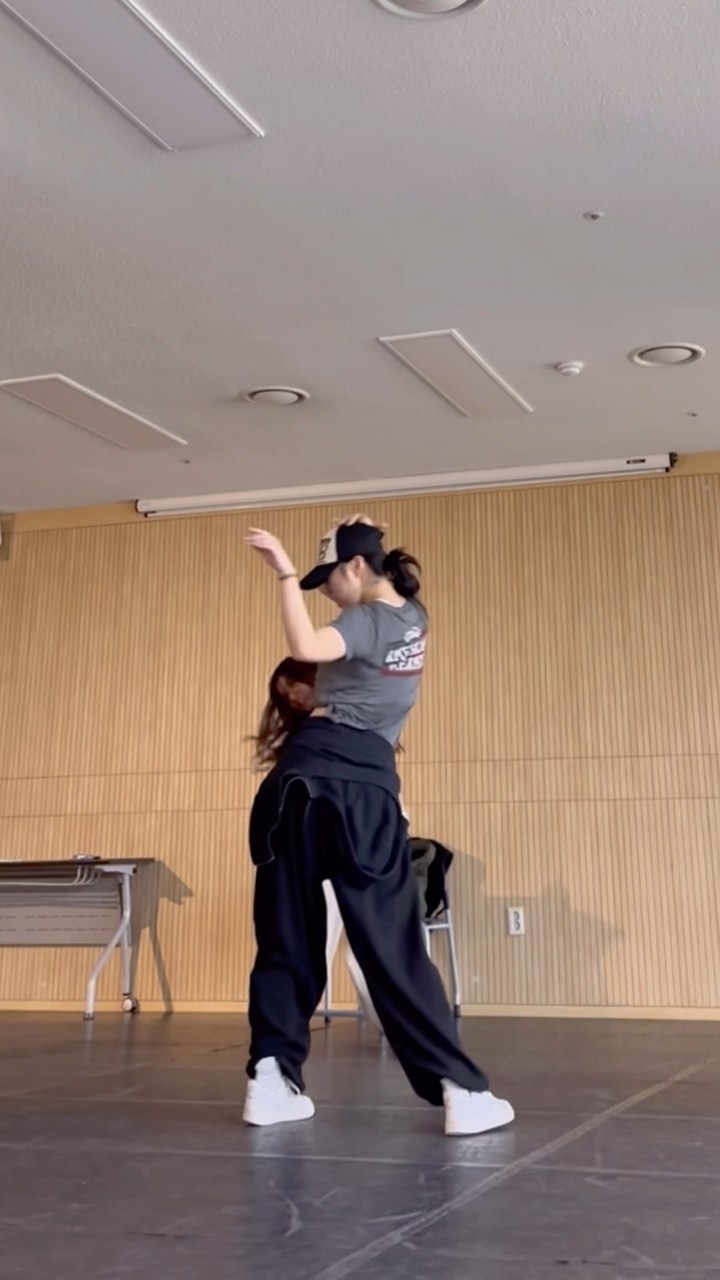 @juicykimkr ♡ 
틀리고 어려워도 너무재밌었던 첫수업 기록🥺 열심히 배우겠습니다.. 🫶🏻