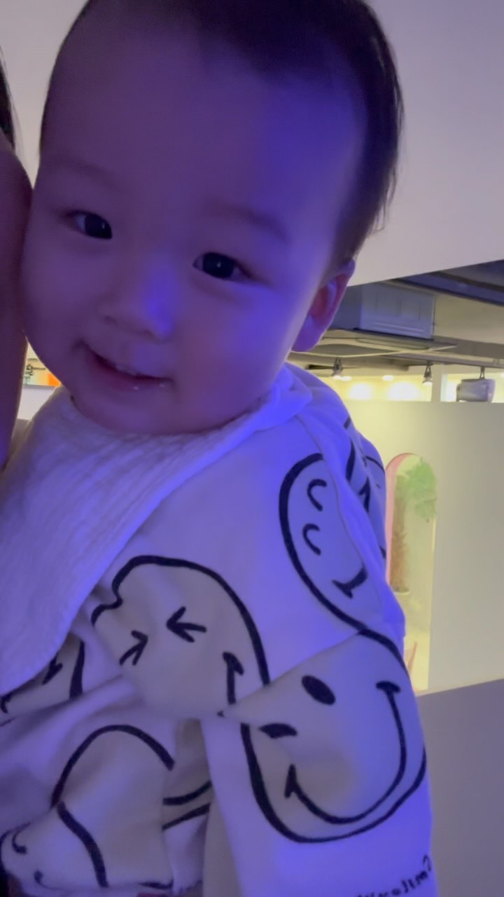2023. 12. 20. [D+399]
아직은 엄마품에 안겨
같이 타는 미끄럼틀이 더 좋은 아기
안겨서 타줄 때 같이 많이 타야지👩‍👦

#13개월 #흑호랑이띠 #아들 #11월생