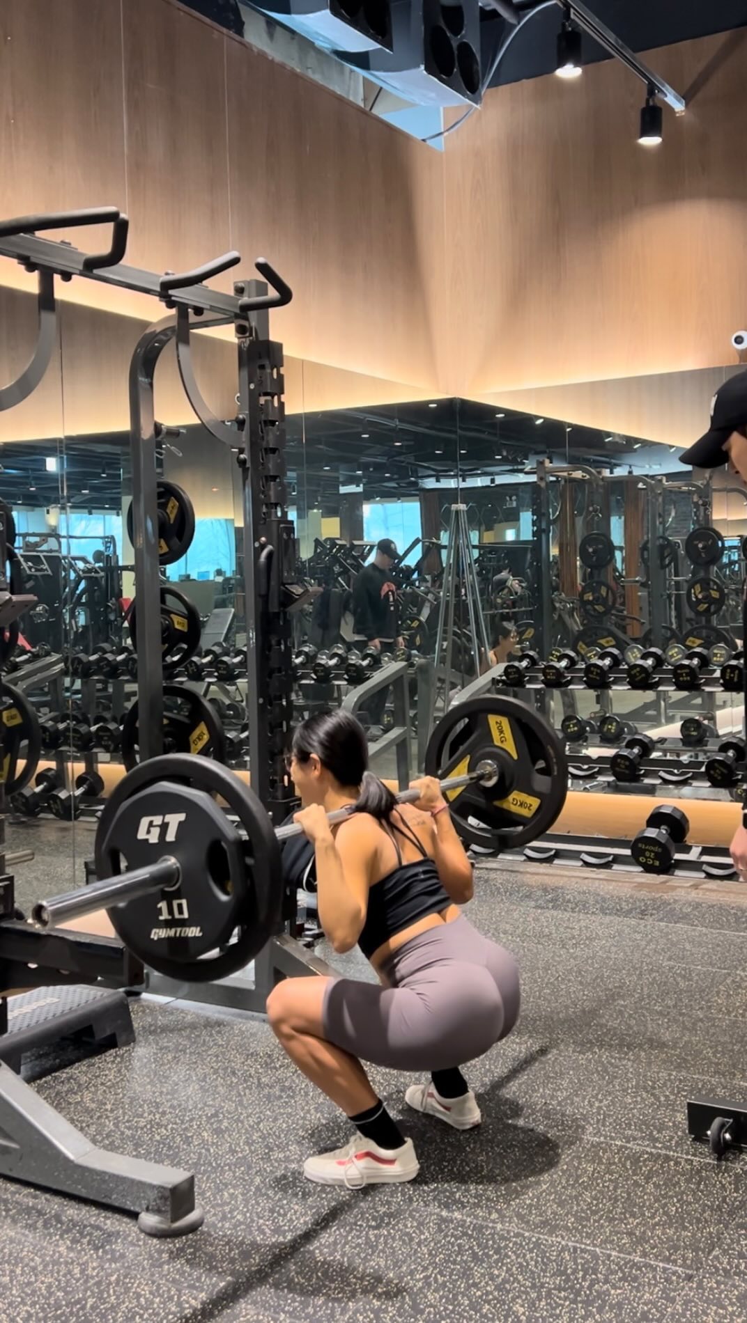 스쿼트 잘하게해주세요 ! 
힘 쎄지게 해주세요 ! 

@marvelgym_hun
해달라고오오오새캬