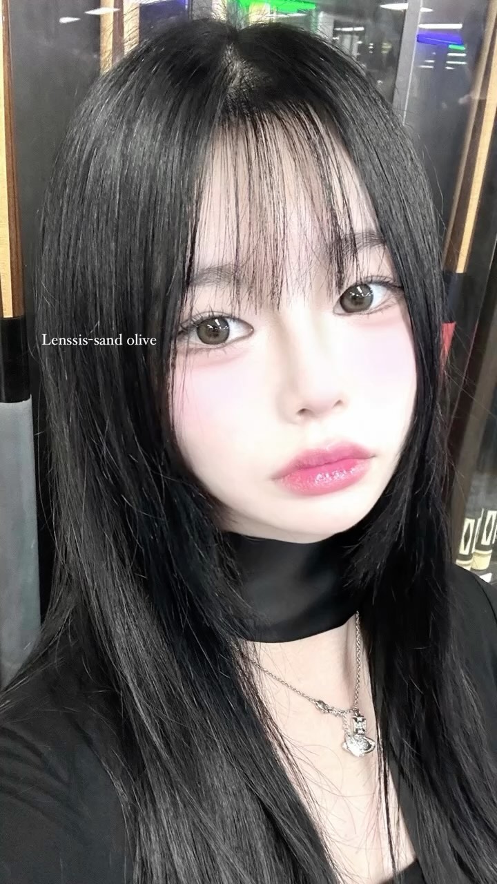 @_lenssis 영롱한 마리나 그레이, 샌드올리브🖤
너무 이뻐서 주변에서 엄청 많이 물어보는 렌즈

#렌시스 #렌즈추천 #데일리렌즈 #학생렌즈 #직장인렌즈 #마리나그레이 #샌드올리브