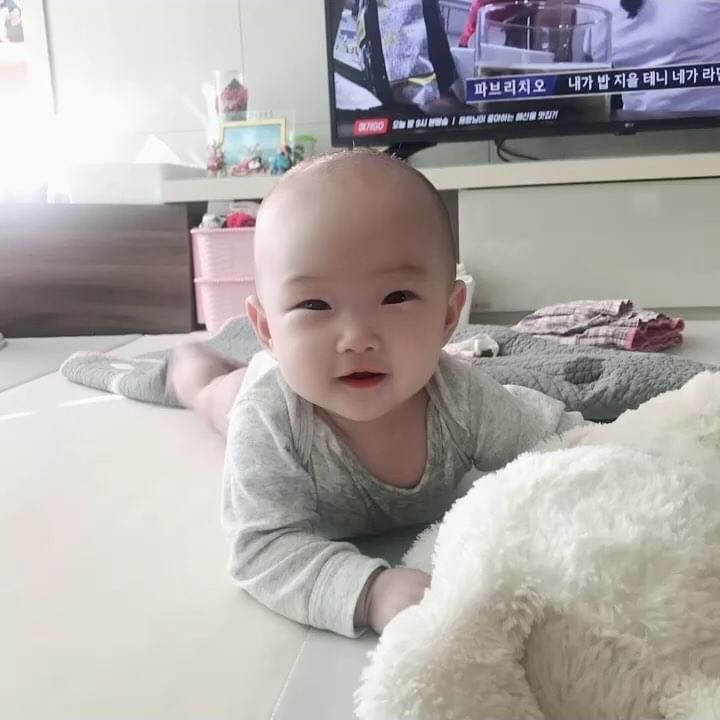 인스타가 만들어둔 예은이 예둥이시절