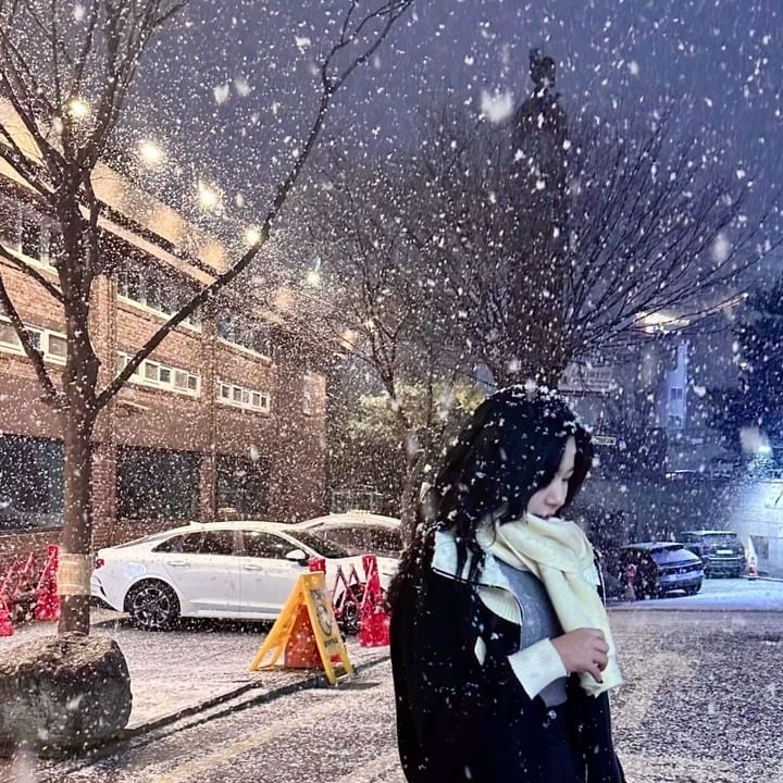 어제의 홍대☃️ #김부각 #김부각맛집

내머리 김부각 되어가는 중🥹