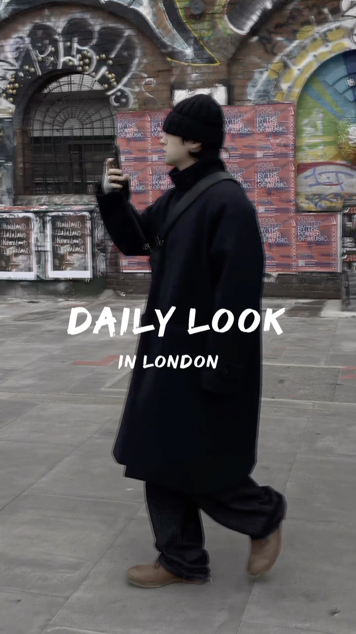 #Londondailylook
#aftereffects

이제 확실히 겨울용 코디가 아니면 너무 추워요😂

Beanie : @ohotoro_official 
Coat : @uniform_bridge 
shoes : @lostgarden_official 
Pants : #domesticbrand