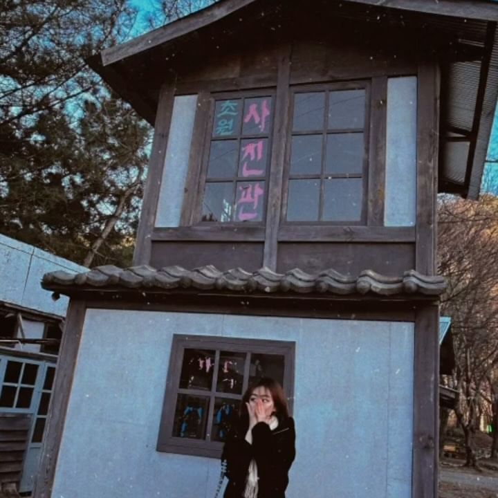 #경주 #국민힐링파크
포토존도 많고 할 것도 많은 곳 엄마랑 뿌시고 왔다
📆 운영 날짜 : 서치 결과 3월 3일 까지래요 👥 (휴무 없음)
⏰ 운영 시간 : 10:00~17:00
.
.
🧨 이것 저것 체험 하려면 일찍 가세요 흑흑
전 늦어서 사진만 찍다 왔어요
사장님도 울산 살면서 왜 이제야 오냐고 하심,,, 🧨
.
.

📞 문의처 : 010-4345-8884
☎️ 캠핑장 문의 : 054-751-4300
.

💰티켓구매 (소인, 대인 구분❌)
인터넷 예매도 가능하대요 
네이버 / 티몬 / 옥션 등에서 구매 
🗣️ 당일구매 하고 당일에 사용 가능 합니다 
.
.

🧲카누 / 썰매 / 토끼 먹이 주기 / 군밤 & 군고구마 등등 
이것저것 할 수 있는게 많으니 꼭 가보세요 
저는 엄마랑 찍먹만 ^^
.
.
.
.
.
.
.
#경주가볼만한곳 #경주포토존 #울산근교 #대구근교 #경주여행지 #국민힐링파크눈썰매장#경주카누#카누체험 #데이트코스 #경주데이트코스 #경주방학여행#겨울여행#방학체험#빙어체험#경주토끼마을#겨울여행지#경주여행#경주핫플#이색체험#경주얼음왕국#fyp #국내여행  #korea #photo #trip #부산근교 #양산근교