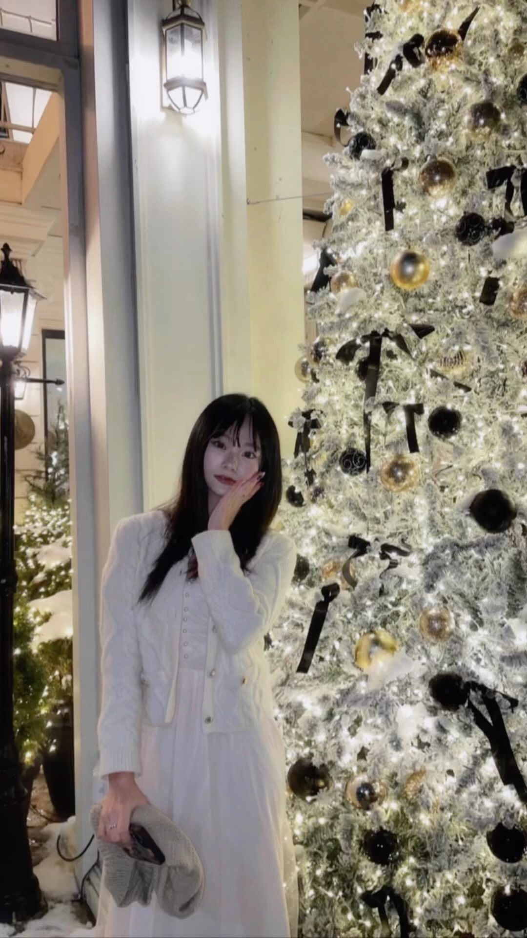 🫧🤍✨✨😽🐻👑

#reels #christmas #tree #릴스타그램 #서울카페 #압로카페