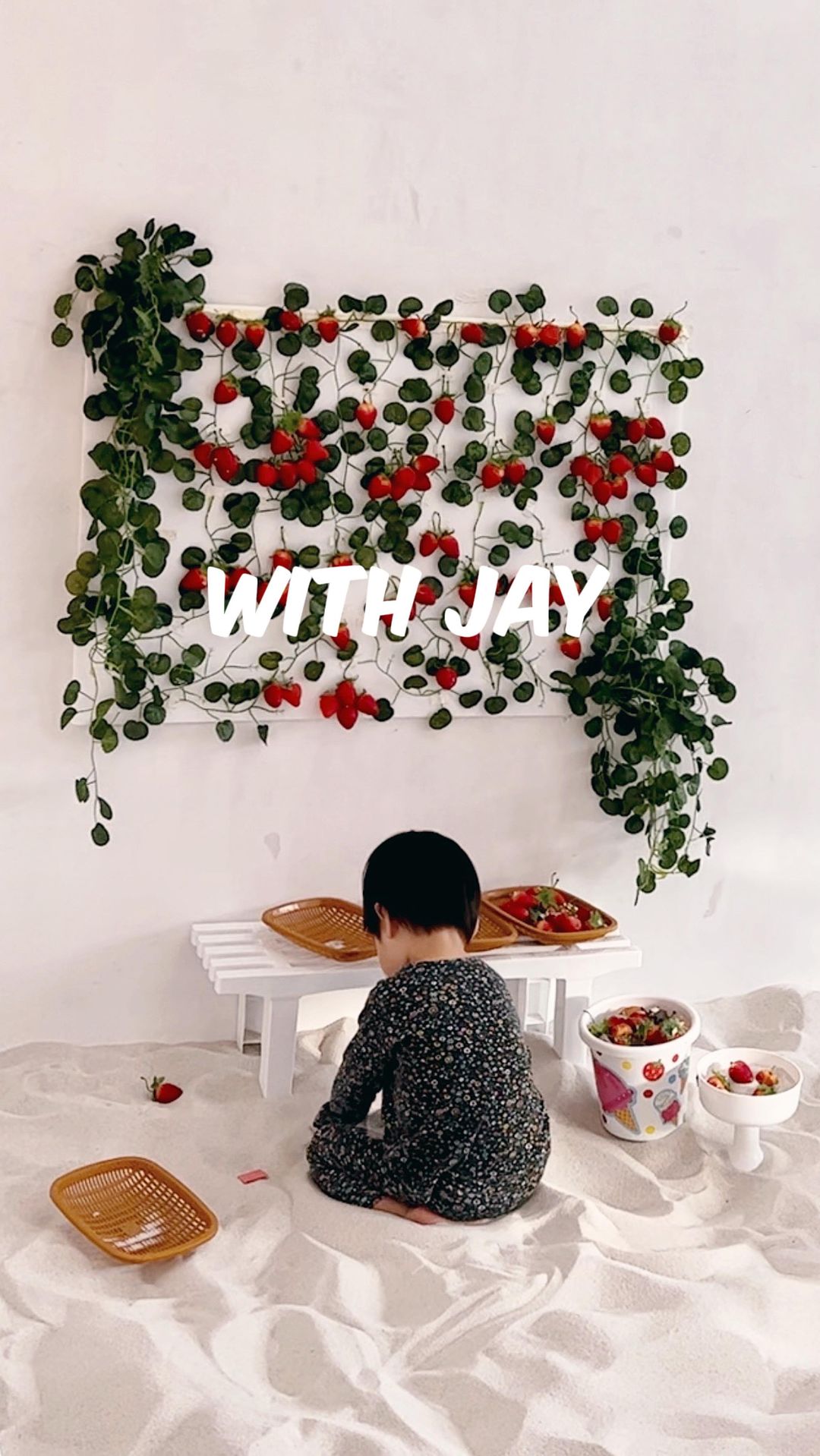 #알쏭달쏭키즈드로잉 
.
.
.
.
매주 다양한 프로그램으로
오감/협동/상상력/상호작용 발달에 
도움을 주는 놀이활동💕
.
.
물감&버블&모래&오감놀이 한방에 가능

보름이가 너무너무 좋아해서 또갈예정❤️❤️
보름이는
알쏭달쏭 모래놀이+드로잉(+버블) 체험 했는데 
두 체험 다 너무 신나해서 보는 엄마 뿌듯😆😆
집에 돌아와서 꿀잠 자 주었답니다 💚
—————————————————
모래놀이+드로잉버블 기준:27000
보호자 입장료:4000

6인 소수인원 제한이라 
편안하게 이용할 수 있고,
100%예약제여서 미리 예약필수!

#모래놀이 #오감놀이