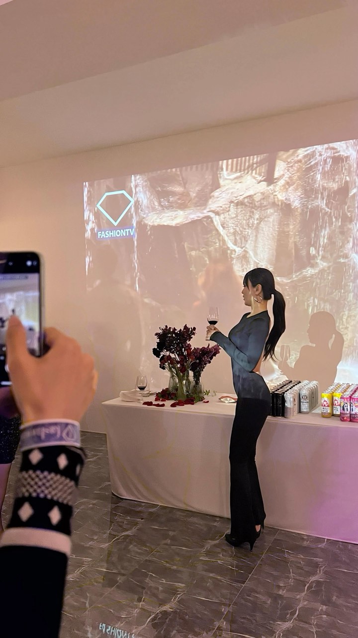 Thanks for the invite @kfba_official @fashiontv
.
.
.
.
.
.
.
.
.
#fashion#fashiontv#패션티비#패션#influencer#인플루언서#koreaninfluencer#영어엠씨섭외#ootd#한국방송진행자연합#kfba#운동하는여자#영어사회#행사엠씨#뷰티모델#koreanmodel#femalemodel#영어통역#영어과외#핏글리쉬#여자모델#englishMC#영어엠씨#영어성우#비지니스영어#모델#동시통역#영어mc#영어아나운서#영어더빙