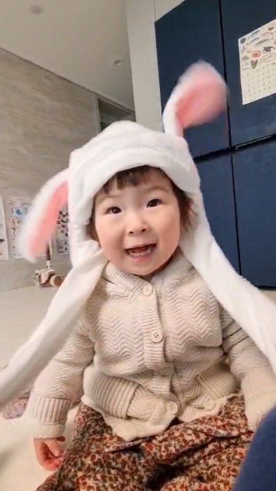 #떠아의일기 #28갤 
엄마 또 시작ㅋㅋㅋㅋㅋㅋㅋㅋㅋㅋㅋㅋㅋㅋㅋㅋㅋ
(얼집에서 이런거 안줬으면 좋겠다....)
.
.
.
#28개월아기 #28개월딸 #딸스타그램 #딸바보 #딸랑구 #딸 #딸자랑 #딸램이 #daughter #흰소띠 #흰소띠아기 #흰소띠딸 #흰소띠맘  #육아 #육아일상 #육아스타그램 #육아일기 #육아맘 #육아그램 #영종도 #영종도맘 #뽀삐뽀삐뽀뽀삐뽀🎵