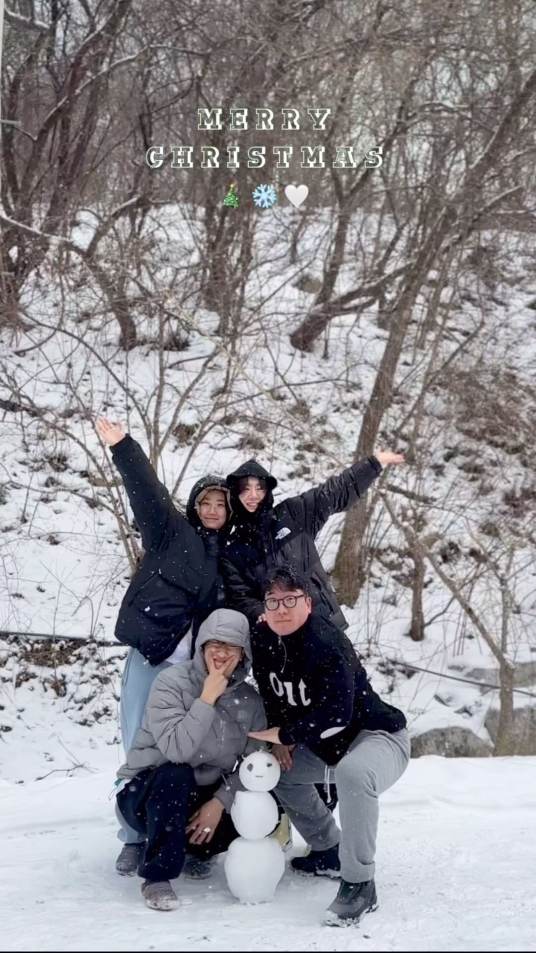 #화이트크리스마스

W h i t e  C h r i s t m a s ! ❄️🤍
2 nights and 3 days trip to Muju (with. ~)

🎄❄️