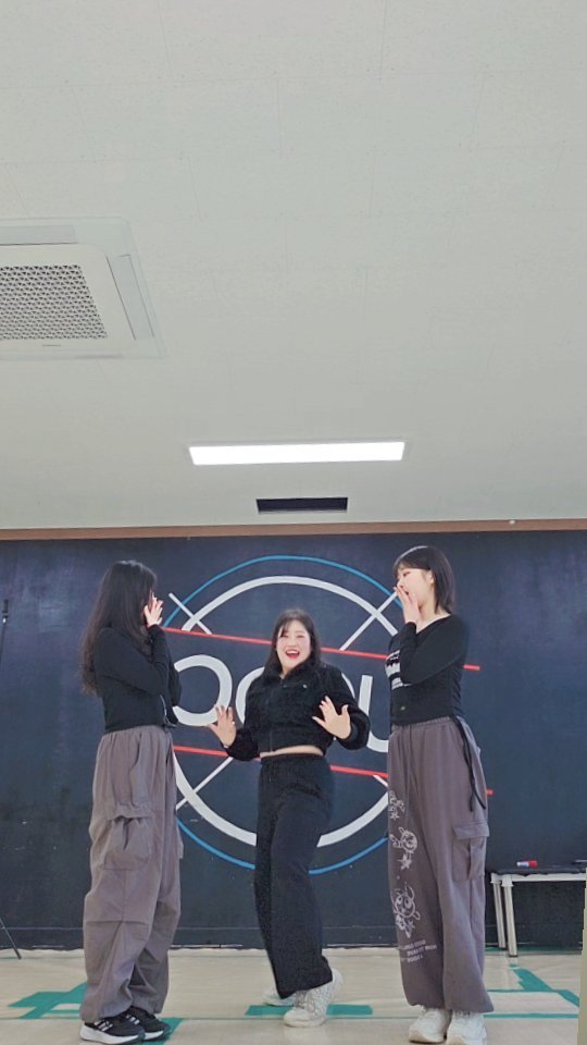 왜 나를 만지면 놀라는지 모르겠어 🤧🥵🤯