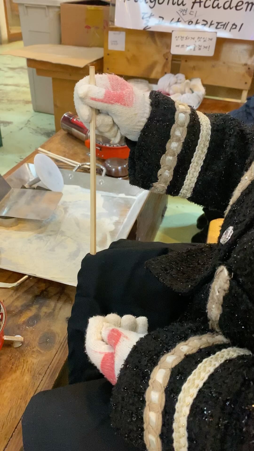 #파주아이랑 #파주아이랑실내

추운데 밖에서 놀지말고
따뜻한 실내에서 달고나 만들어봐요 ><

옛날물건들 구경은 덤~~

#자세한건블로그에 #못난이유원지 #파주헤이리