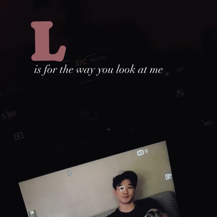 이 영상 좋아서 !!!! 
내스타일은 아니지만 ^_^
한번 촌스럽게 만들어봄 .... 
천지도 모르고 치킨 먹고 있는 오빤 
영상 보면 놀라겠지 .... 
내가 봐도 소름인데ㅋㅋㅋㅋㅋ 
큐큐 🥴🥴
내 버전도 찍어달라구 해야디이 

#릴스 #커플릴스 장인이꿈