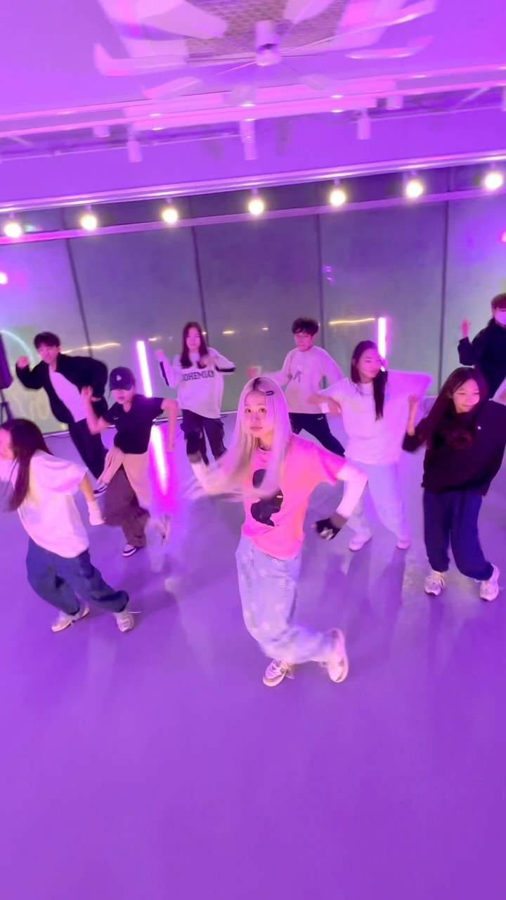 Lovin On Me✨#basicclass 
뼝아리들 베이직반 탈출하쟈👻🐣
.
.
.
.
.
#lovinonme #jackharlow #danceclass #dancebasics #beginner #choreography #reelsdance #reelsinsta #릴스영상 #베이직 #댄스