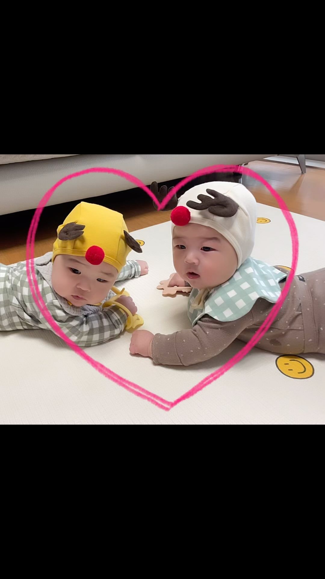 🎅🏻🎄크리스마스에 꼭 만나고 싶었는데, 아가들도 엄마들도 돌아가면서 아파서 이제야 본 소중한 인연✨

승현이가 주현이를 엄청 좋아한다🤭 
오래오래 친한 친구가 되기를💖 

우현이랑 주원이도🫶🏻
나랑 소은이언니도🫶🏻