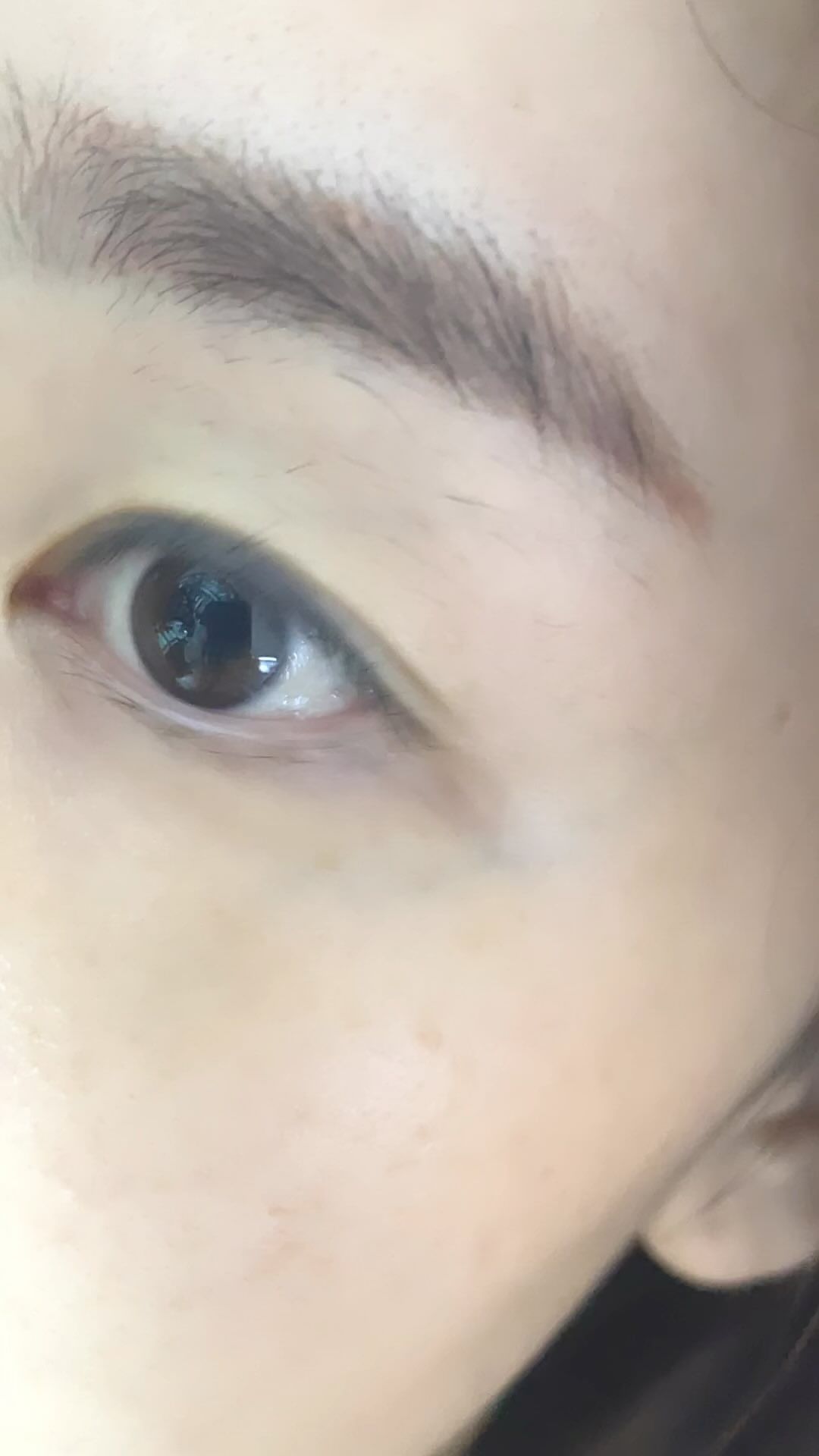 #협찬
눈썹정리 콧털정리 솜털정리에 탁월한 제품👍
얼굴 피부에 사용하기 적합한 저자극 이탈리아 고급왁스 ! 얼굴 피부에 사용하는데 통증이 하나도 없어요. 여러번 반복해도 아픈느낌은 0
⠀
< 왁스100g+실리콘컵+스파츌라+코털왁싱스틱+호호바오일 >알찬 구성
롯데백화점 광복점 네모네 입점된 왁스키스 브랜드자스민성분 함유로 왁스 특유의 고무향 NO
고르고 얇게 도포 가능
⠀
실리콘컵에 녹인 왁스는 굳으면 다시 사용 가능해요.
왁스나 스틱을 다 사용하면 추가로 구매 할 수 있어요! 얼굴 왁싱 할 때에 머리카락 조심🤣 왁스뭍은 머리카락은 살짝 잘랐어요😭😭😭
⠀
⠀
#왁스키스 #얼굴왁싱 #페이스왁싱 #눈썹왁싱 #수염왁싱 #인중왁싱 #미간왁싱 #솜털왁싱 #셀프왁싱 #왁싱키트 #왁싱세트 #홈왁싱