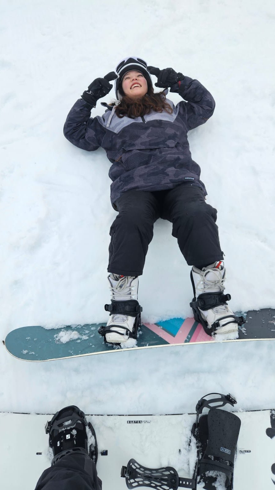 First snowboarding🏂

엉덩방아는 기본 온 몸이 멍들고 힘들건 둘째치고,

내 인내심의 한계와 도전을 들끓게 했던 날이었다

중간 중간 울고 싶고 다 포기하고 집 가고 싶었는데

옆에서 계속 서포트해주고 도와주는 우리 곰님 @unleash972  덕분에 저녁 늦게까지 버틸 수 있었다☺️

Never give up! Keep it up! 

그래서 나랑 스키장 갈 사람👀