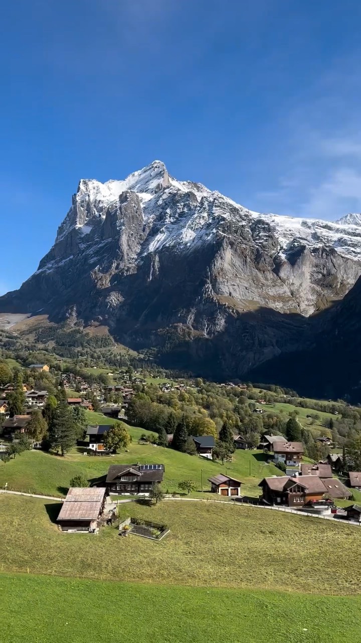 Grindelwald-First🇨🇭

그린델발트 피르스트🇨🇭
곤돌라 탑승시간: 편도 25분
곤돌라 요금: 64CHF (스위스패스로 50%할인 된 요금)

날씨만 좋으면 여러가지 액티비티를 즐길 수 있음

📍First, Grindelwald 3818 switzerland

#swiss#swisstravel#swisstrip#switzerland#switzerland🇨🇭#switzerland_vacations#loveswitzerland#swisslife#view#viewpoint#tavelgram#grindelwaldfirst#grindelwald#grindelwaldswitzerland#first#loveswiss#activity