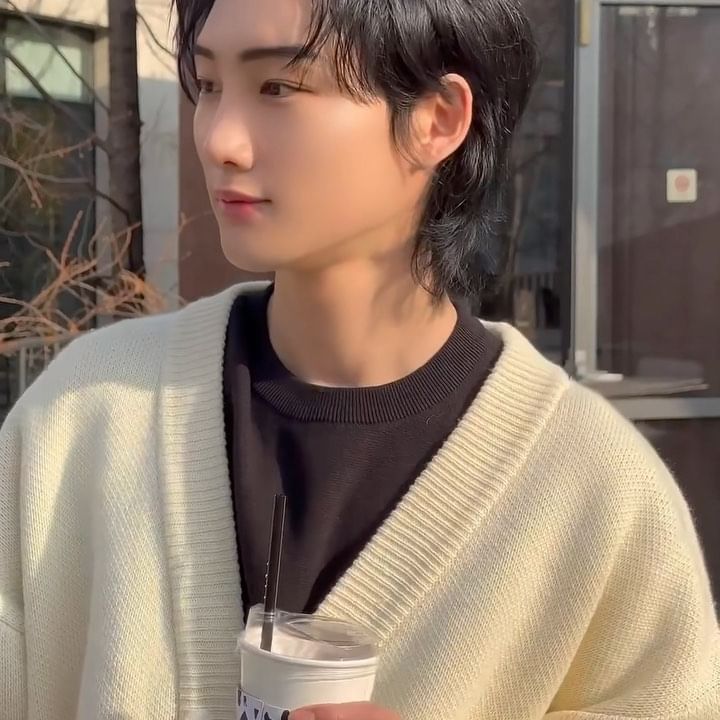 영상은 아직 어색한 릴스초보생
🥲🥲🥲🥲