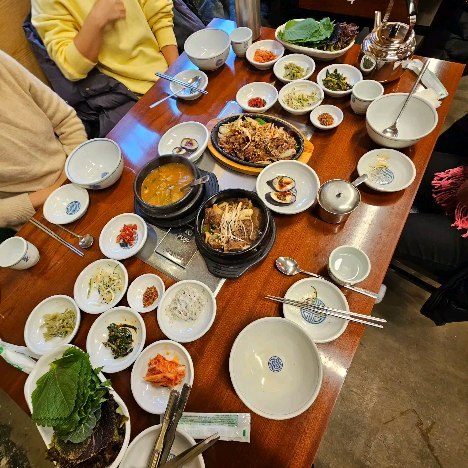 #종로쌈지길맛집
#곤드레밥상추천
#정선곤드레쌈밥 

seoul_geakju

이렇게 푸짐하고
웰빙건강 밑반찬
말 그대로 산해진미
강추맛집!

다음에도 고고!