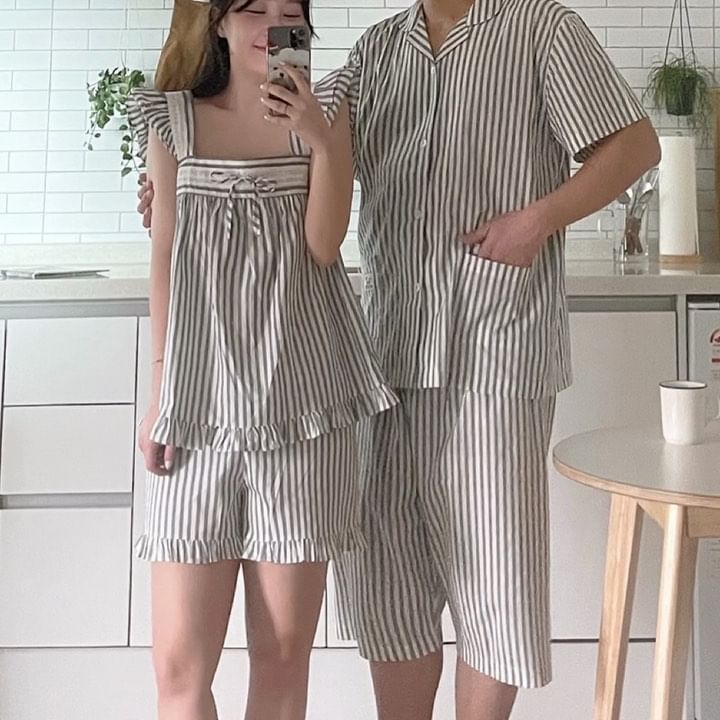 ✨🧖🏻‍♀️🧖🏻✨

꼭 진짜 집 같던 특유의 아늑함
이 영상은 마치 진짜 거주하는 집 매일 같은 자리에서 
커플잠옷 기록하려고 사진 찍은 새럼들이라고 해도 믿겠쥬? 

한컷 한컷 촬영할 땐 몰랐지만
지나고 보니 이렇게 같은 자리에서 하나씩 찍어두길 잘 했다는 생각이 들어용🫶🏻

🏡 숙소는 감천동 정감스테이
🧸 홈웨어는 콩지스토어