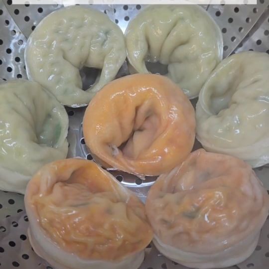 #광고 

대박👏👏만두 리얼맛집 찾았어요
맛있으면 무조건 재주문가야죠! 
바로 재주문 들어갑니다
진짜 꼭 드셔보세요!!!!!!

피도 쫀득하고 속은 꽉찬 왕만두예요
저는 쪄먹는걸 좋아해요
김 모락모락 너무 맛있어보이죠!
집에서 만든거같은 왕만두랍니다❤️

저는 김치만두를 더 좋아하는데 
매콤하고 김치가 아삭아삭 씹히는게 내스타일!
아이들은 고기육즙팡팡 고기만두 픽!

토박이마을 사이트에 들어가시면 
만두 종류가 엄청 많아요! 골라먹는재미😀

@tobaki_official

#토박이마을 #고기왕만두 #김치왕만두
#고기김치왕만두 #만두간식 #먹스타그램 #jmt