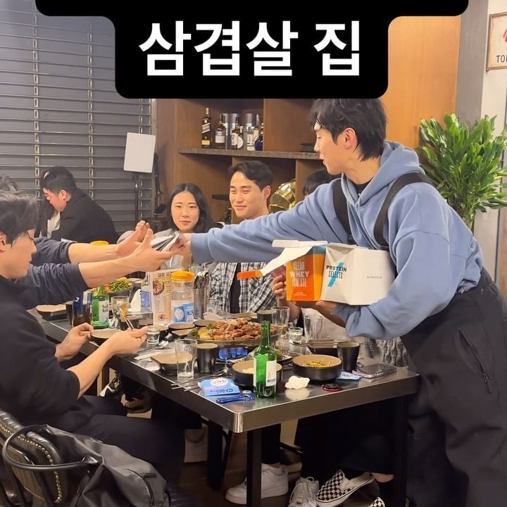 마이프로틴엔 휴대용 프로틴도 팔아요
유당불내증이 있어서 소화를 못시키는분들이라면
📌클리어웨이 샘플박스(맛 랜덤)
속 튼튼 한 사람이라면
📌임팩트웨이프로틴 샘플박스(맛 랜덤)

귀차니즘,여행을 자주다니신다,선물용으로 추천합니다
마이프로틴 행사 진행 중 ! 구매는 @chiyoon <<
